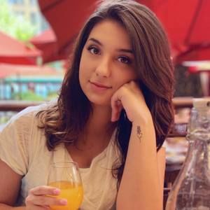 Meet your Posher, Laura